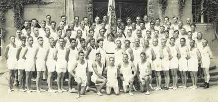 1933