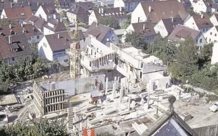Nach einem fast zehnjährigen Kampf konnten die Bauarbeiten für das katholische Gemeindezentrum unterhalb der Kappelbergstraße im März 1973 beginnen. Archivfoto: Katholische Kirchengemeinde