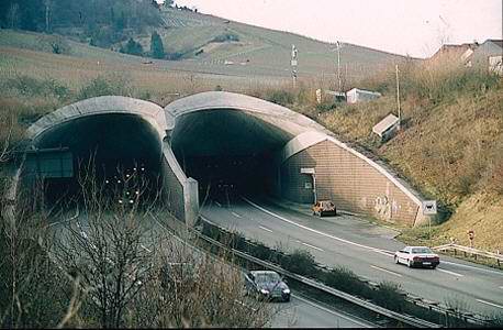 Tunnel